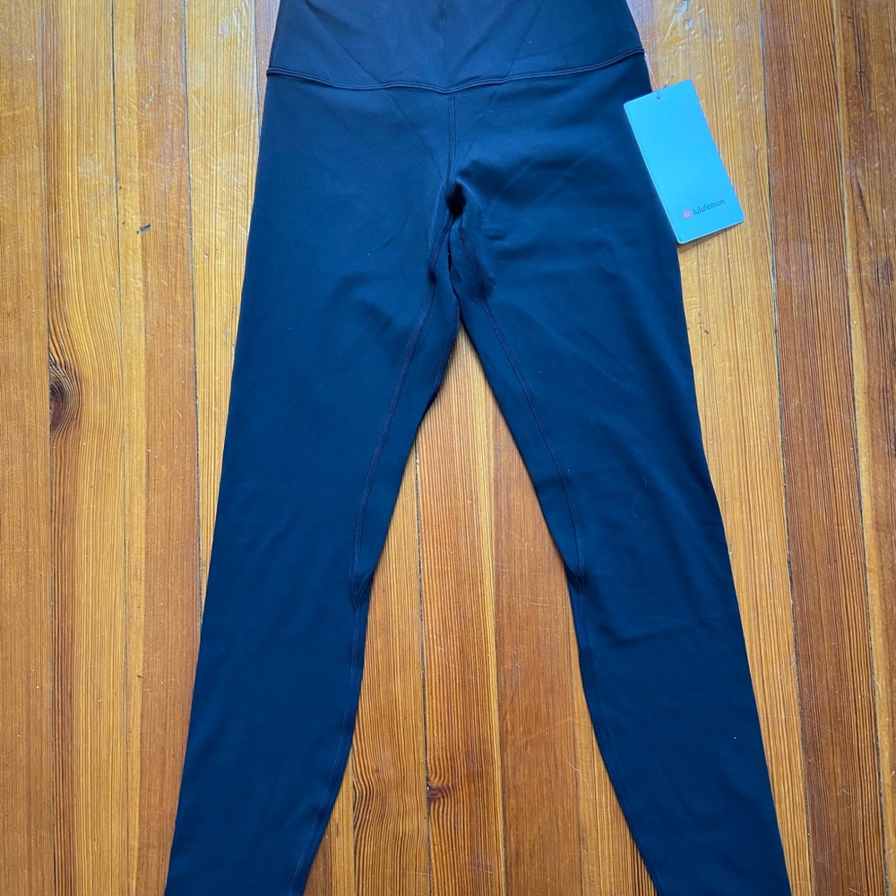 NWT BLACK LULULEMON LEGGINGS